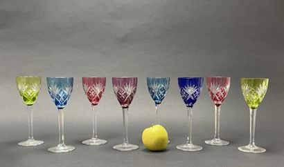 SAINT LOUIS modèle Chantilly
Huit verres...
