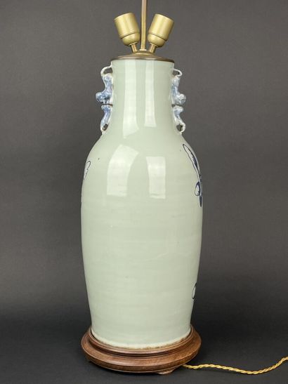 Large blue porcelain vase, late 19th century,...