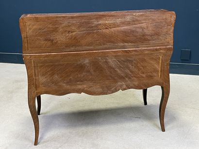Sloping desk inlaid with lattice work, opening...