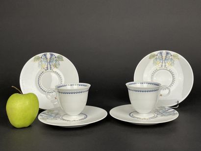 LALIQUE Service Mures.
Deux tasses et quatre...
