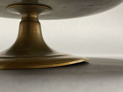 Ferdinand LEVILLAIN (1837-1905) 
Coupe à...