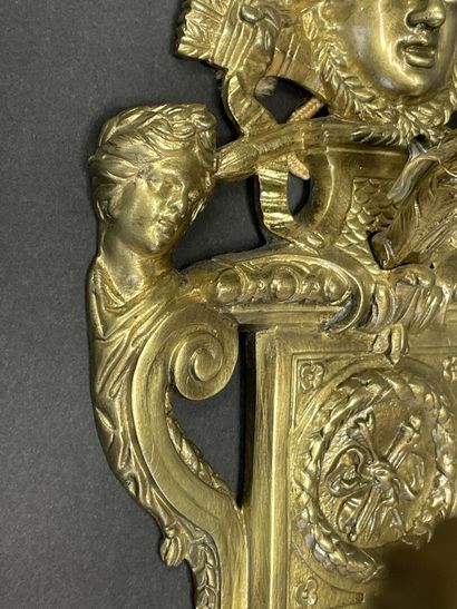 Paire d'appliques en bronze doré à trois...