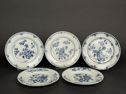 Five porcelain plates from China 18th c.
D....