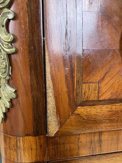 Semainier in walnut and satinwood, opening...