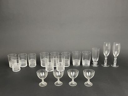 LALIQUE France, verrerie de divers modèles...