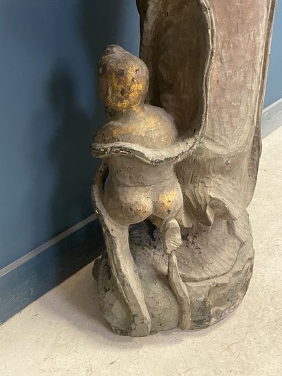 Large statue in partially gilded carved wood.
Chinese...