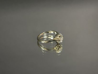 Bague solitaire en or et diamant. 
0,35 ct....
