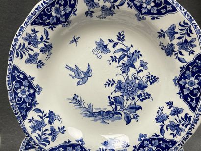 GIEN Service de table en faïence modèle Delft,...