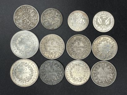 Lot de pièces de monnaies en argent. 
Poids:...