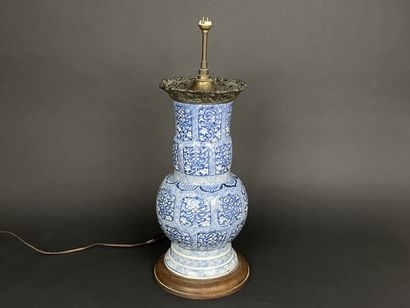 Chinese porcelain vase, mounted as a lamp...