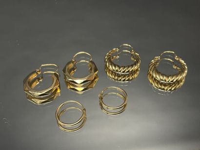 Ensemble de trois paires de boucles d'oreille...