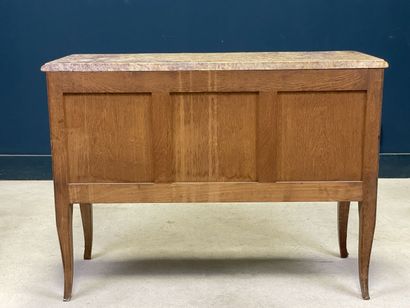 Commode pantalonnière galbée, en frisage...