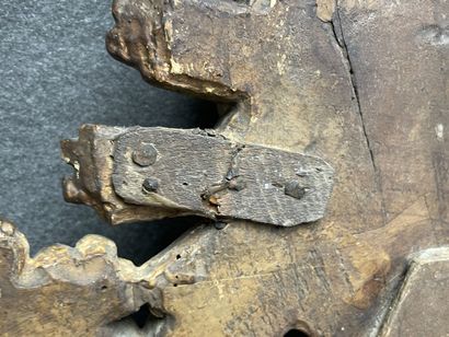 Violin mirror, wood and gilded stucco frame,...