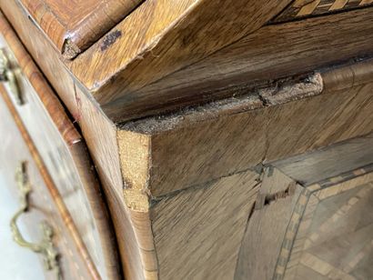 Sloping desk inlaid with lattice work, opening...