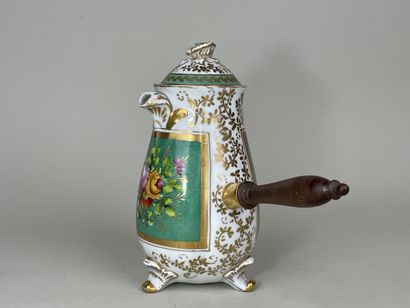 Chocolatière en porcelaine à décor de fleurs,...