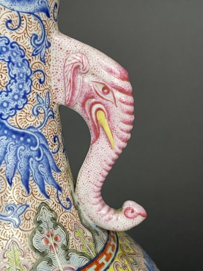 Porcelain vase with pink family polychrome...