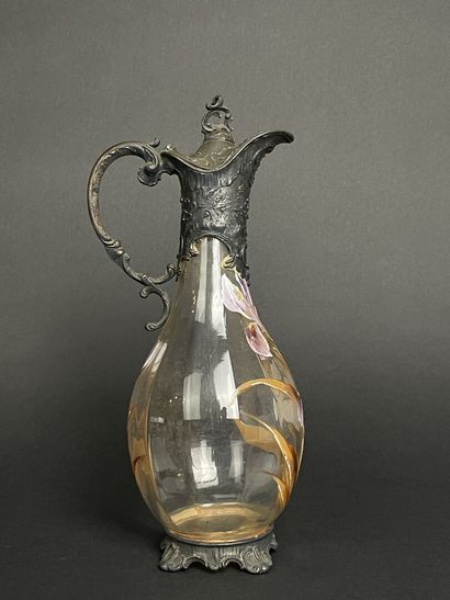 Aiguière en verre à décor émaillé d'iris,...
