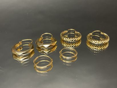 Ensemble de trois paires de boucles d'oreille...