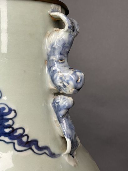Large blue porcelain vase, late 19th century,...