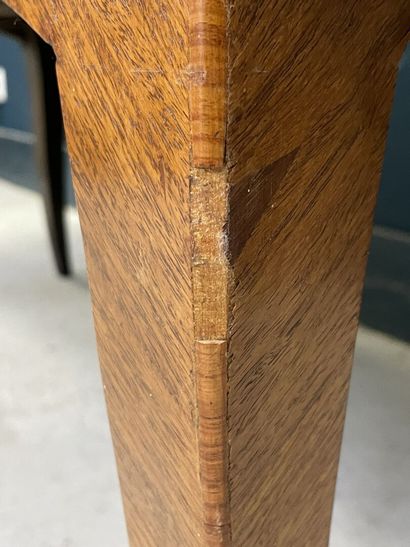Sloping desk inlaid with lattice work, opening...