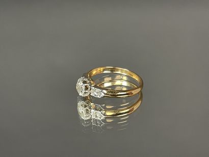 Bague en or sertie d'un diamant taille ancienne...