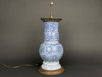 Chinese porcelain vase, mounted as a lamp...