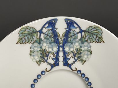 LALIQUE Service Mures.
Deux tasses et quatre...
