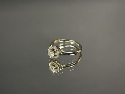 Bague solitaire en or et diamant. 
0,35 ct....