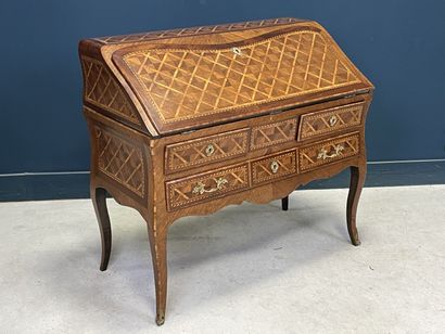 Sloping desk inlaid with lattice work, opening...