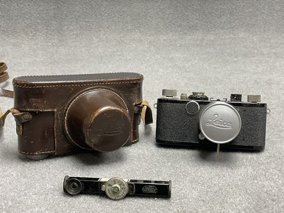 LEICA I
Appareil photo argentique aveec objectif...