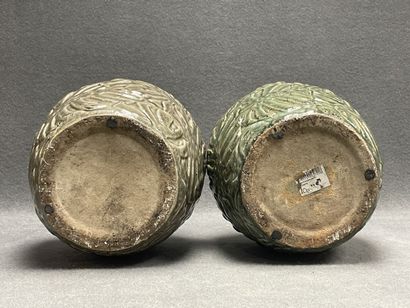 Paire de vases en céramqiue , à décor de...