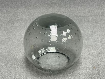 Boule décorative en cristal de Sèvres. 
H....