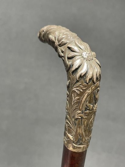 Trois cannses fin xIX°
Canne pommeau en argent....