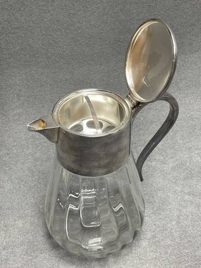 Pichet rafraichissoir en verre et métal argenté...
