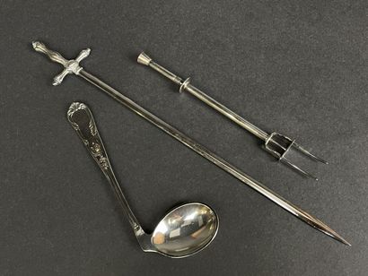 Ensemble d'ustensiles: 
Fourchette ou pique...