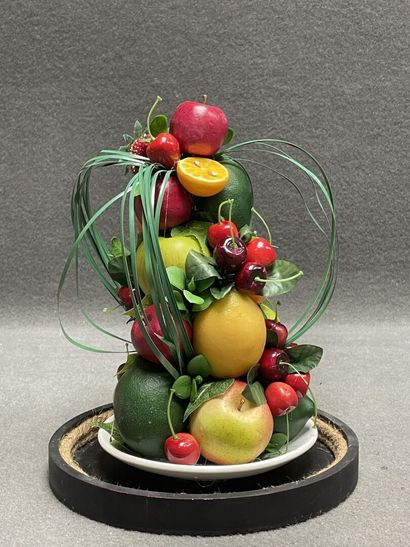 Composition de corbeille de fruits en trompe...