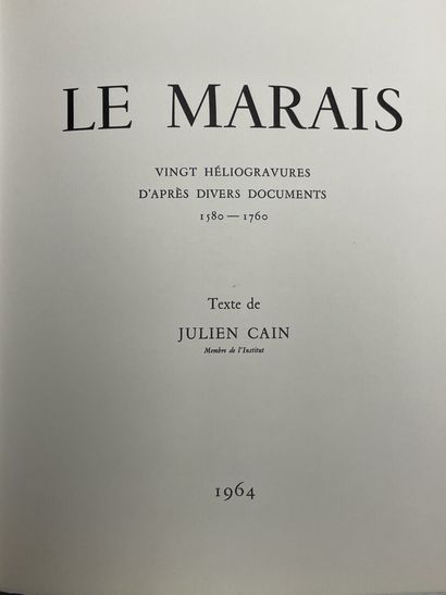 Deux livres Paris et album de collection...