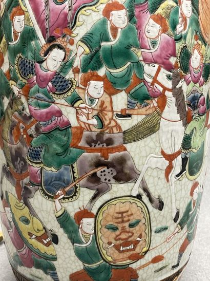 Grande lampe en porcelaine de Nankin. Chine...