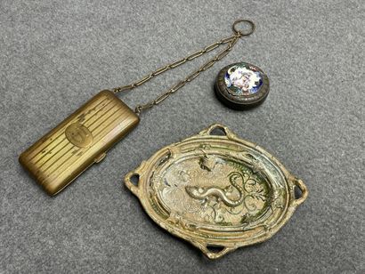 Petit lot: minaudière en laiton, vide poche...