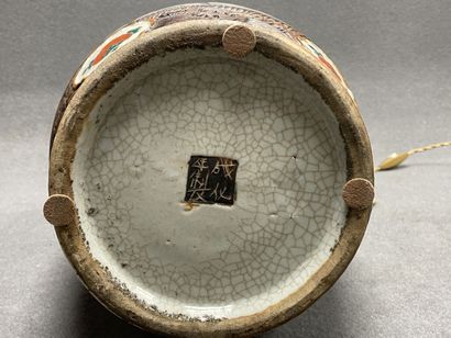 Grande lampe en porcelaine de Nankin. Chine...