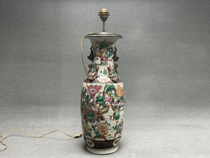 Grande lampe en porcelaine de Nankin. Chine...