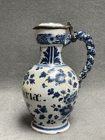 Pichet en faïence de Delft XIX° marqué S....