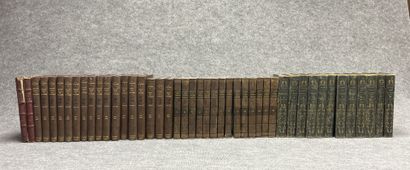 Lot de 45 livres reliés sur le voyage. 
-Nouvelles...