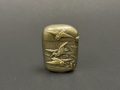 Boite à allumettes pyrogène à décor d'oiseaux
Japon...