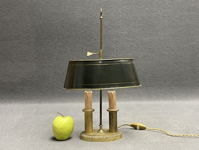 Petite lampe bouillotte en bronze et tôle...