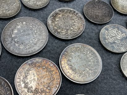 Ensemble de pièces argent: 
- 2 pièces 50...