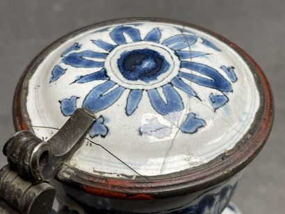 Pichet en faïence de Delft XIX° marqué S....