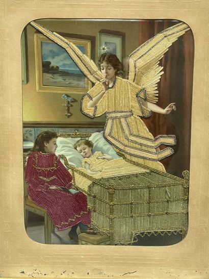Chromo encadré, garni de velours chenille
Début...