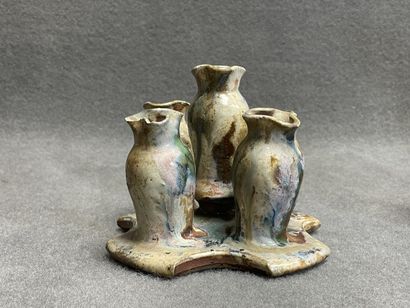 Bouquetière, chat et deux pichets en céramique...