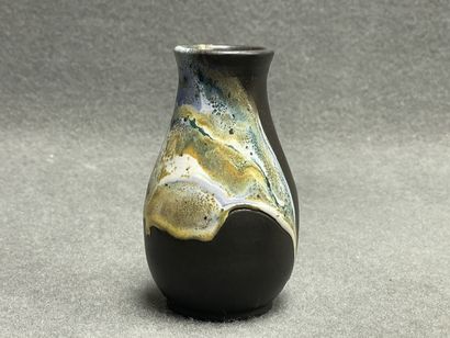 Léon POINTU (1879-1942):
Trois vases et une...